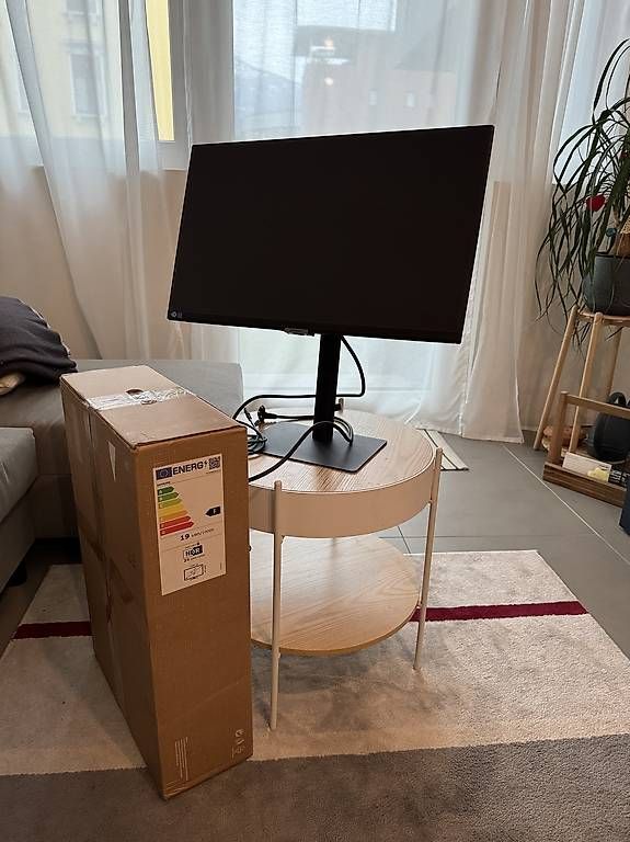 Samsung Monitor: Monitor Samsung 24" ViewFinity S6 – Usato da Bellinzona venduto da BipBipBoom 4