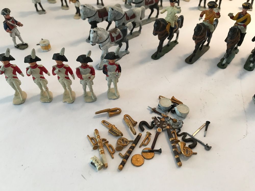 Lot De 25 Soldats En Plomb à Cheval - Marque CBG - Cavalerie