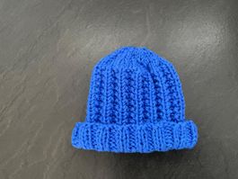 Handgestrickte Baby-Mütze m.doppelter Wolle gestrickt Blau