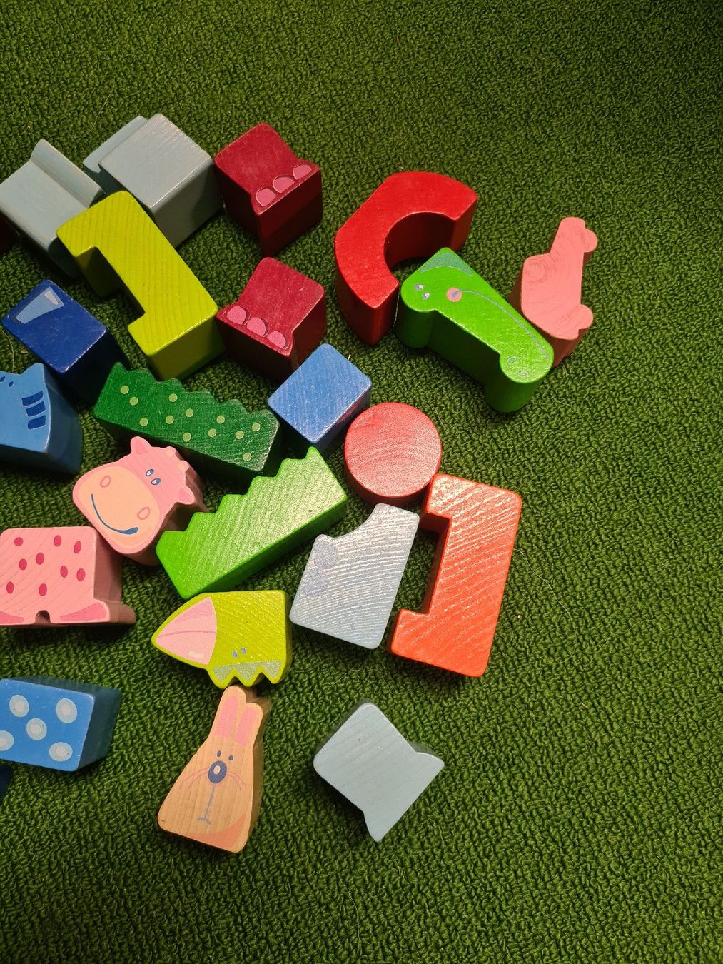 Spielzeuge: Holzbauklötze farbig – Gebraucht aus Sissach von pablum87 2