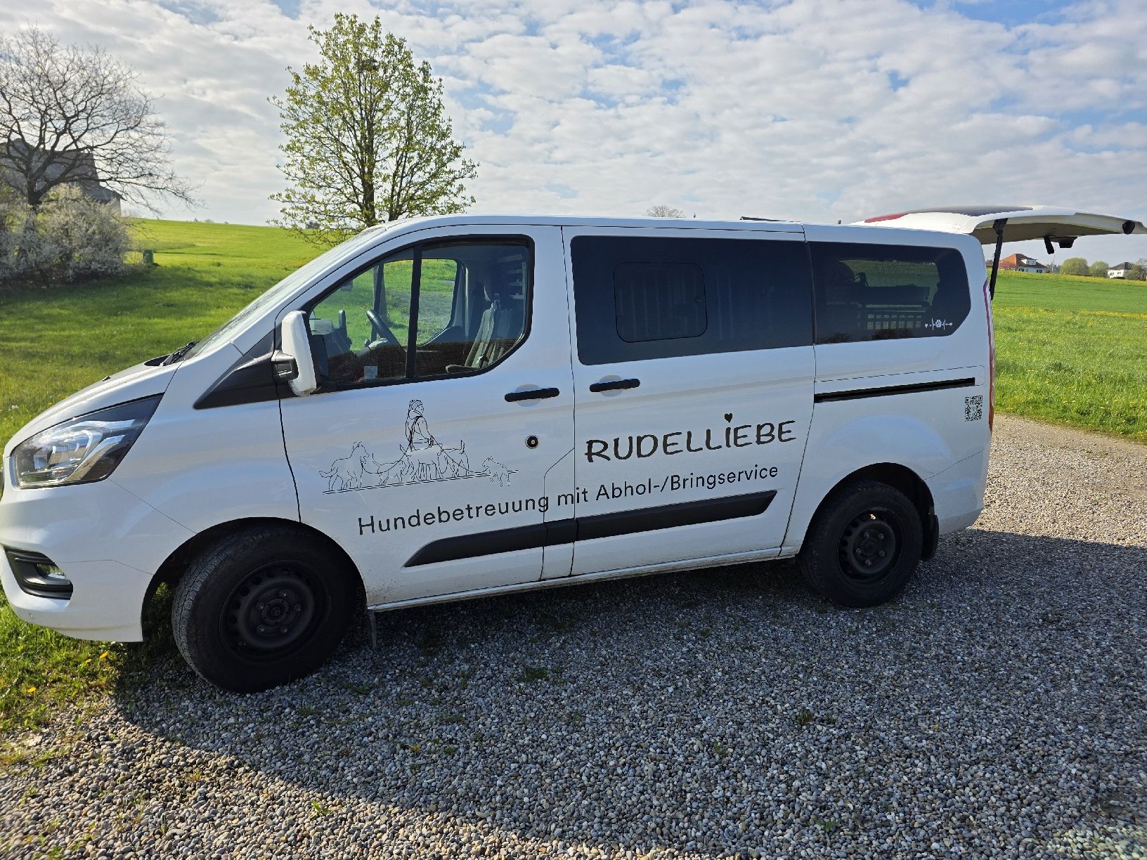 Ford Veicoli commerciali: Ford Transit Custom 9-Plätzer mit Boxen – Usato da Sonterswil venduto da ZuendAlma