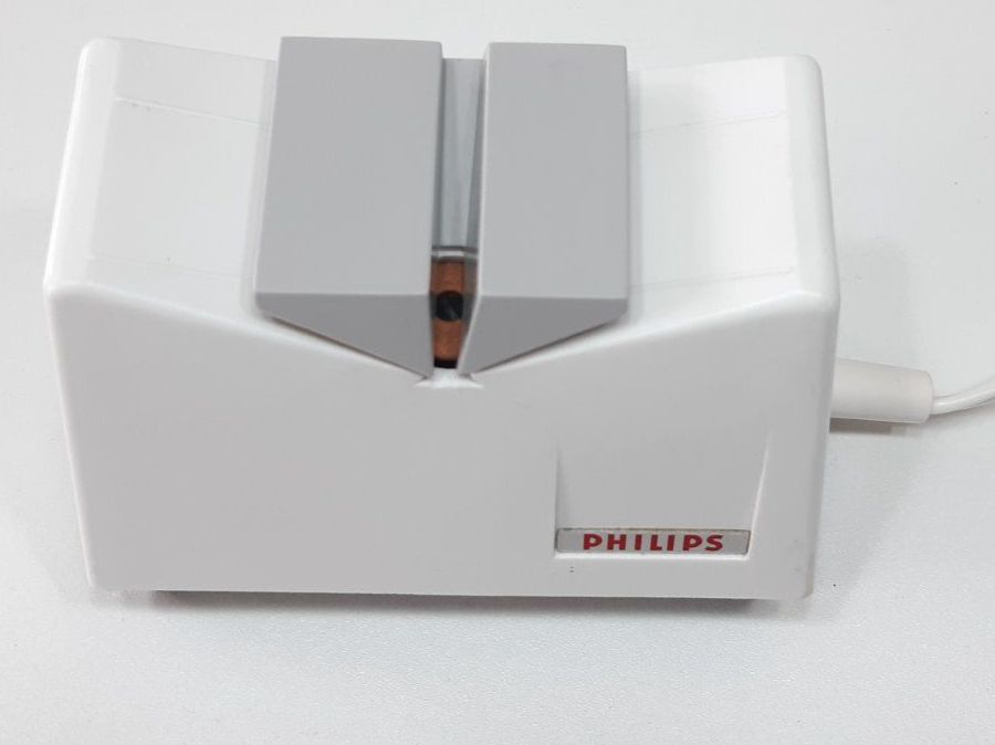 Philips Elettrodomestici da cucina: Philips Messerschärfer - Aiguiseur de couteaux Philips – Usato da Savagnier venduto da Marderuth 2