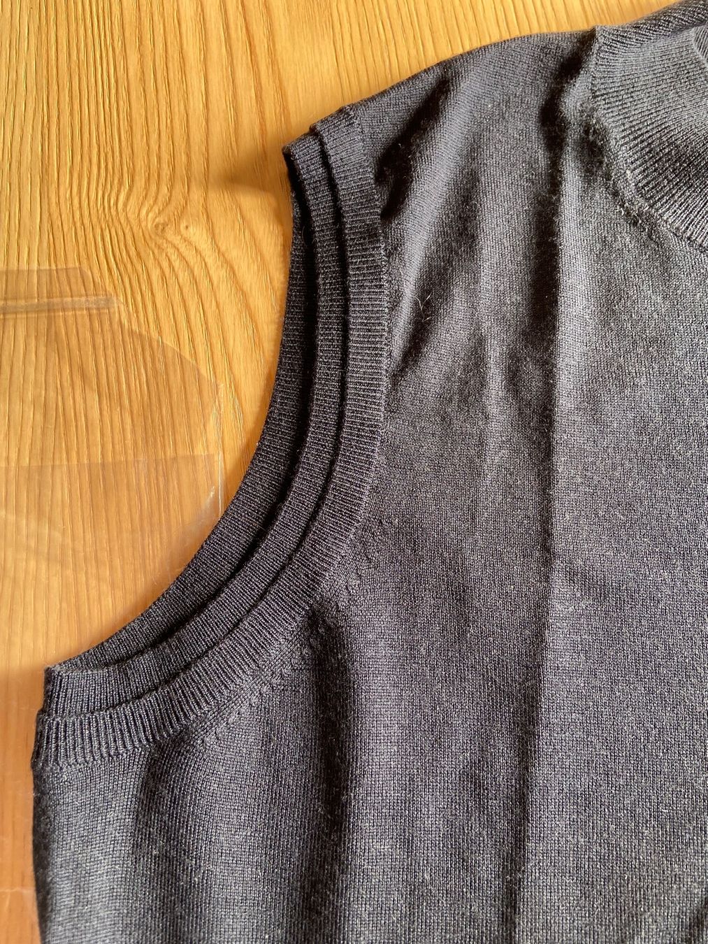 Hugo Boss Pullover & Sweatshirts: Nuovo pull Hugo Boss donna – Neu und originalverpackt aus Davesco-Soragno von dvf_7h6d 5