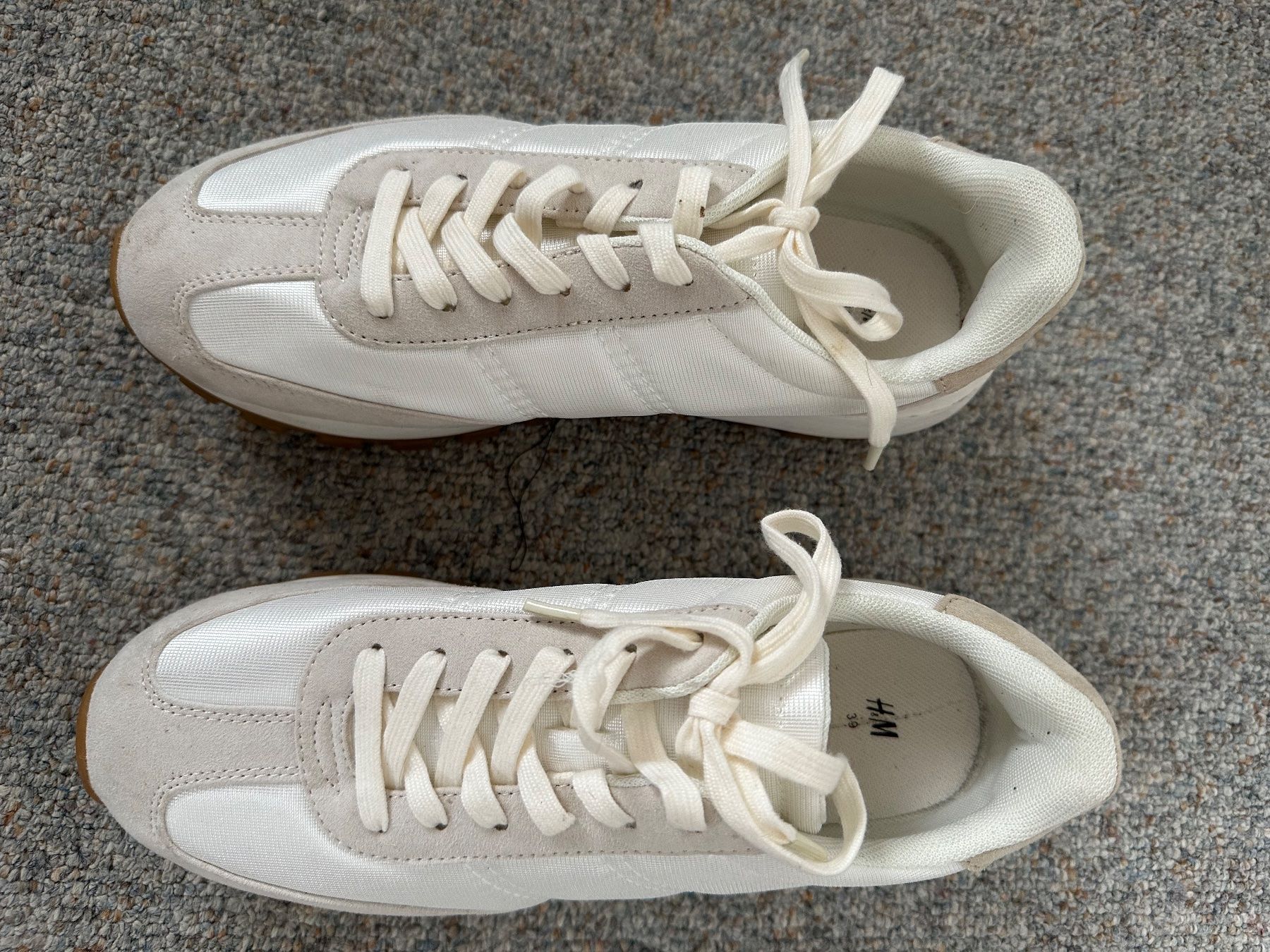 H&M Scarpe da donna: Damen Sneaker Gr. 39 vo H&M – Usato da Wagenhausen venduto da vintagesecondhand