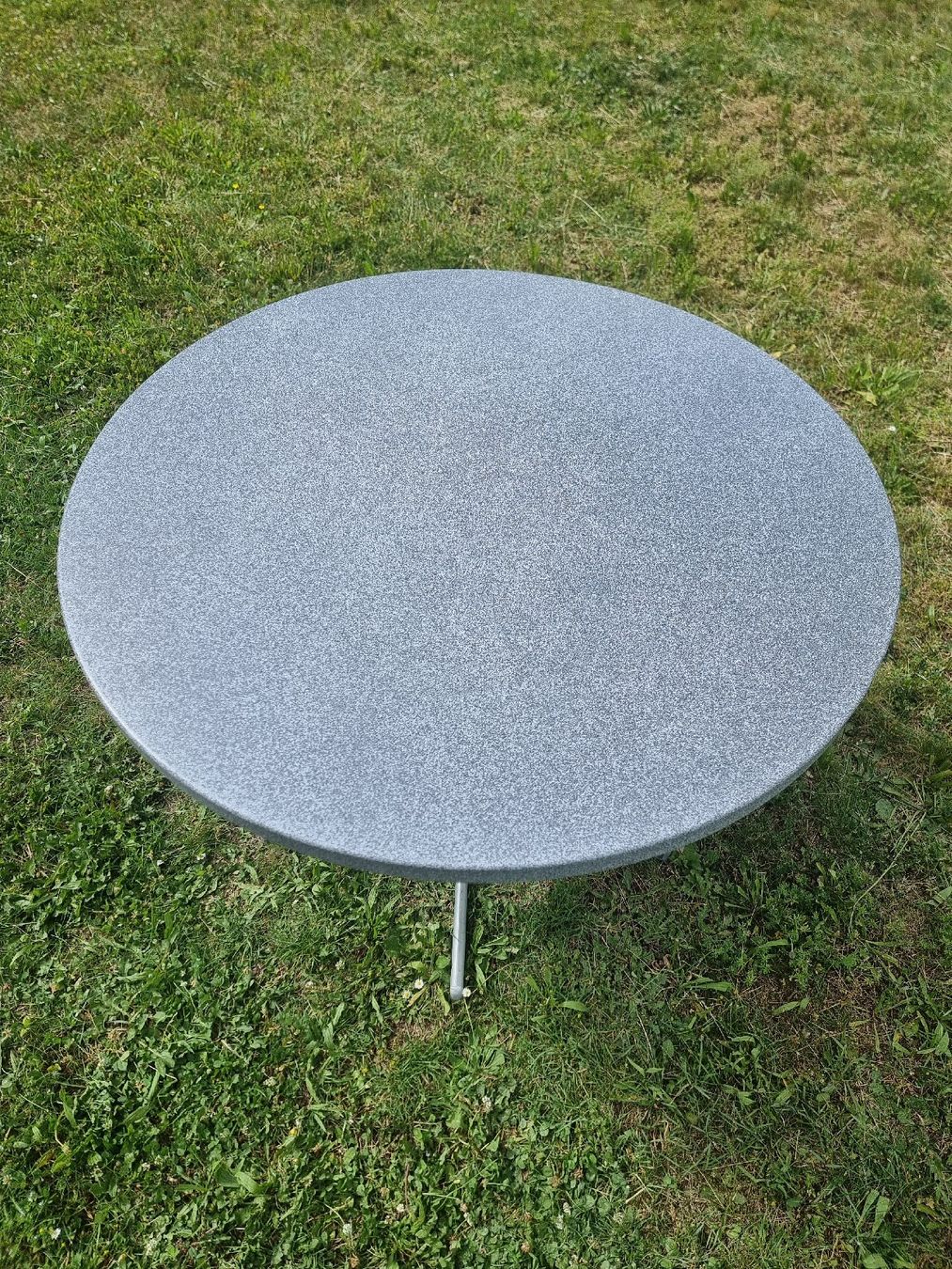 Schaffner Tische: Garten-Tisch rund Schaffner, – Gebraucht aus Olten von Mezopotamya