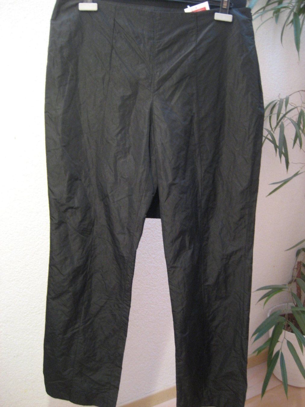 Riani Pantaloni: Pantalon RIANI taille 44, neuf – Nuovo e nell'imballaggio originale da Delémont venduto da marryb