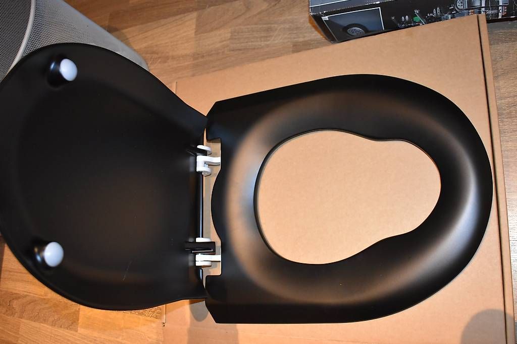 WC: Sitzgarnitur schwarz zu Closomat Avantgarde – Nuovo e nell'imballaggio originale da Schönenberg TG venduto da Scania10 1