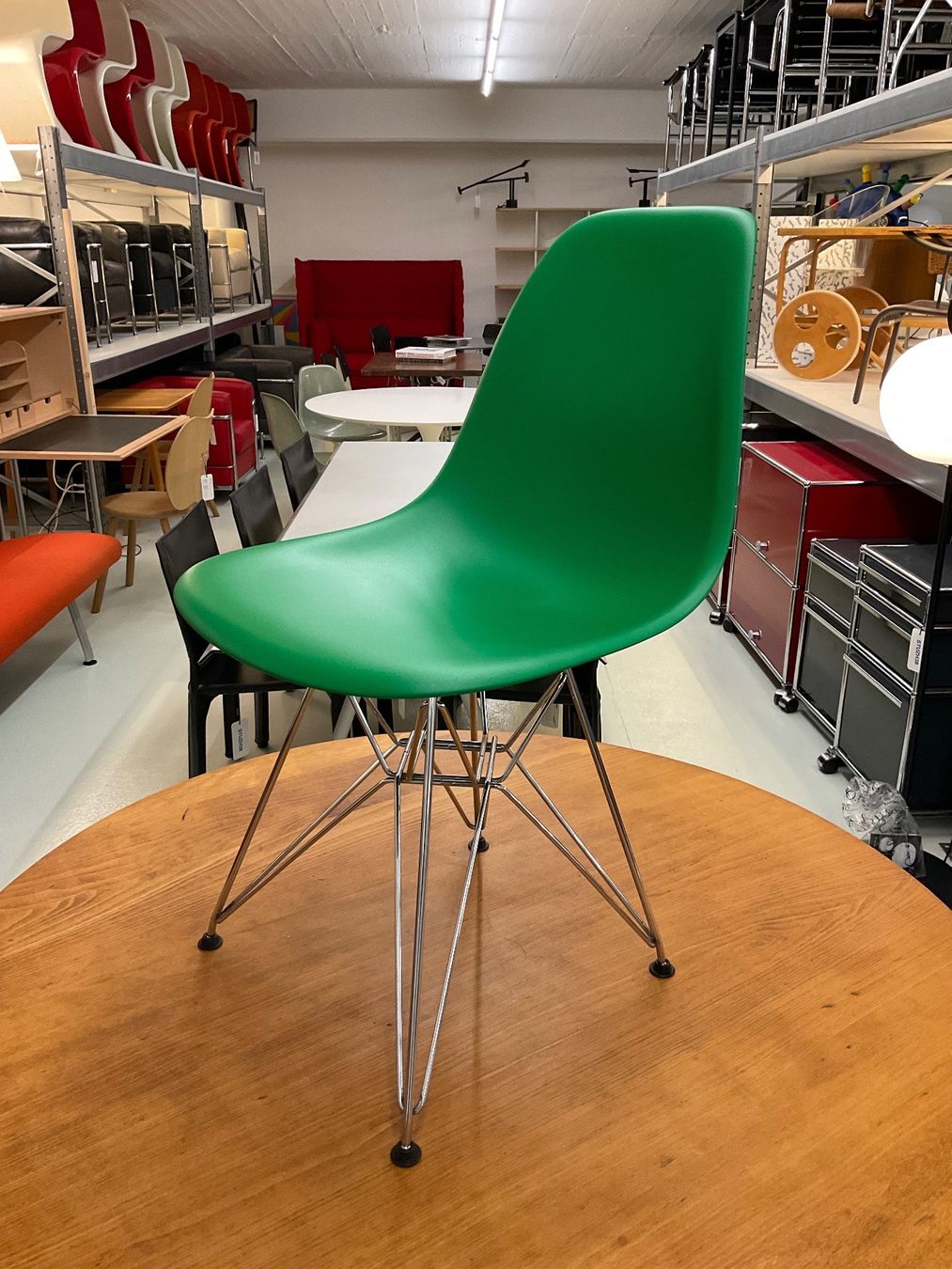 Vitra Sedie: Original Eames Sidechair von Vitra DSR - Eifel - Grün – Usato da Zürich venduto da vintage_design_sale
