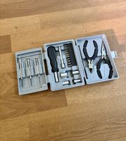Werkzeug-Set 23-teilig Schraubendreher Zangen Bits klein