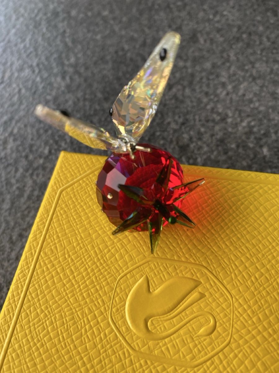Swarovski Statuette: Swarovski Erdbeere Schmetterling mit Box – Nuovo (secondo la descrizione) da Effretikon venduto da Kiri013 4