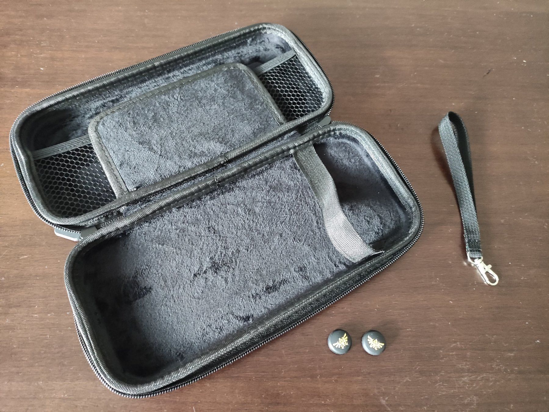Schutzhüllen: Etui rigide Portable pour Nintendo Switch Zelda – Neu (gemäss Beschreibung) aus YVERDON-LES-BAINS von Tony-no 1