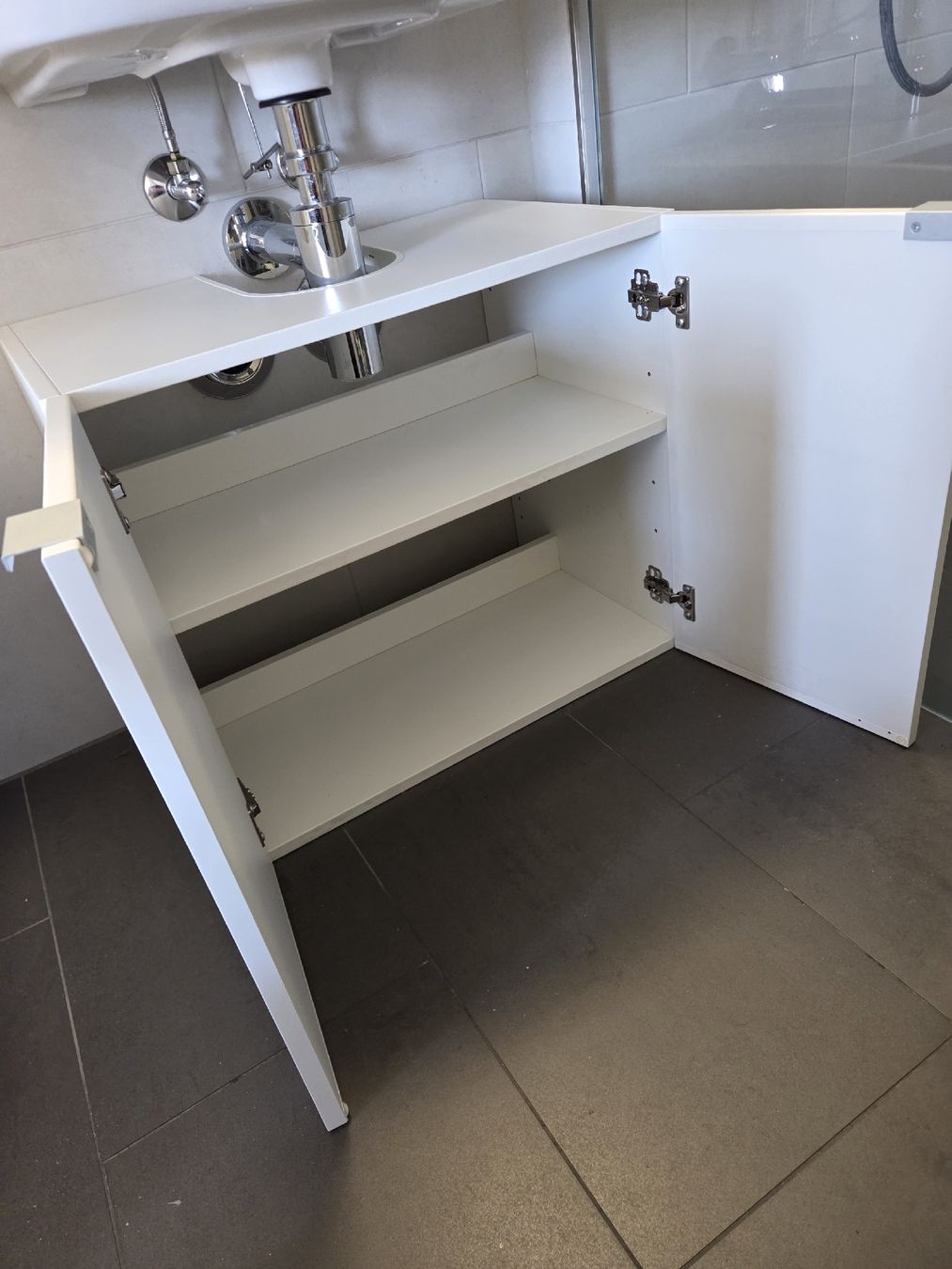 Ikea Mobili per bagno: Waschbeckenunterschrank – Usato da Lenzburg venduto da sev_8vmt 1