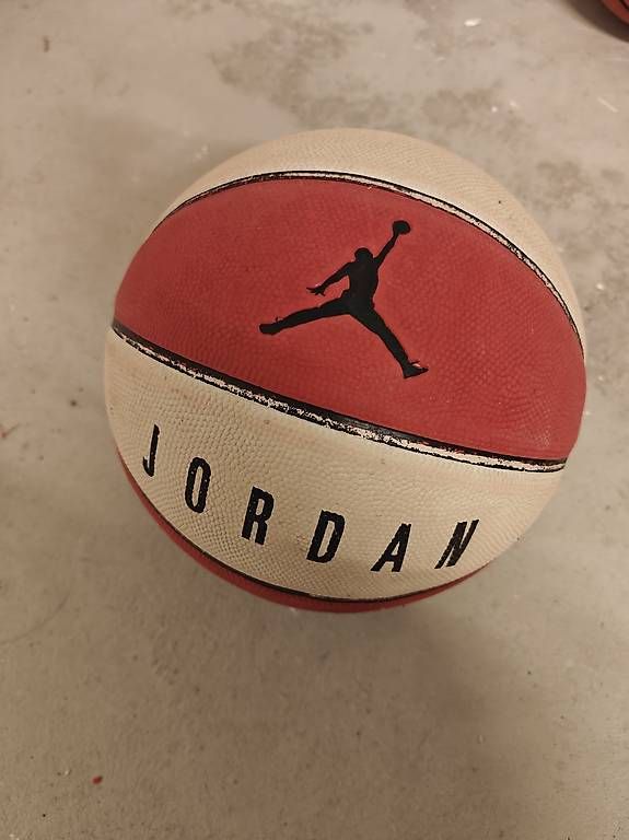 Bälle: Jordan Basketball Grösse 7 29.5" – Gebraucht aus Oberwil BL von gyw_xyl5 1