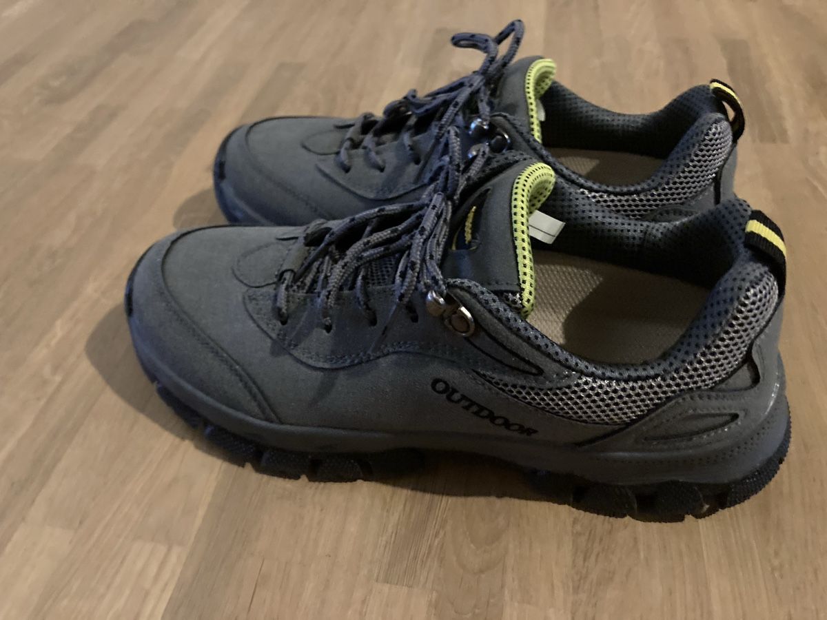 Damenschuhe: Neue Trekkingschuhe Grösse 39 – Neu (gemäss Beschreibung) aus Oberrieden von Garten114