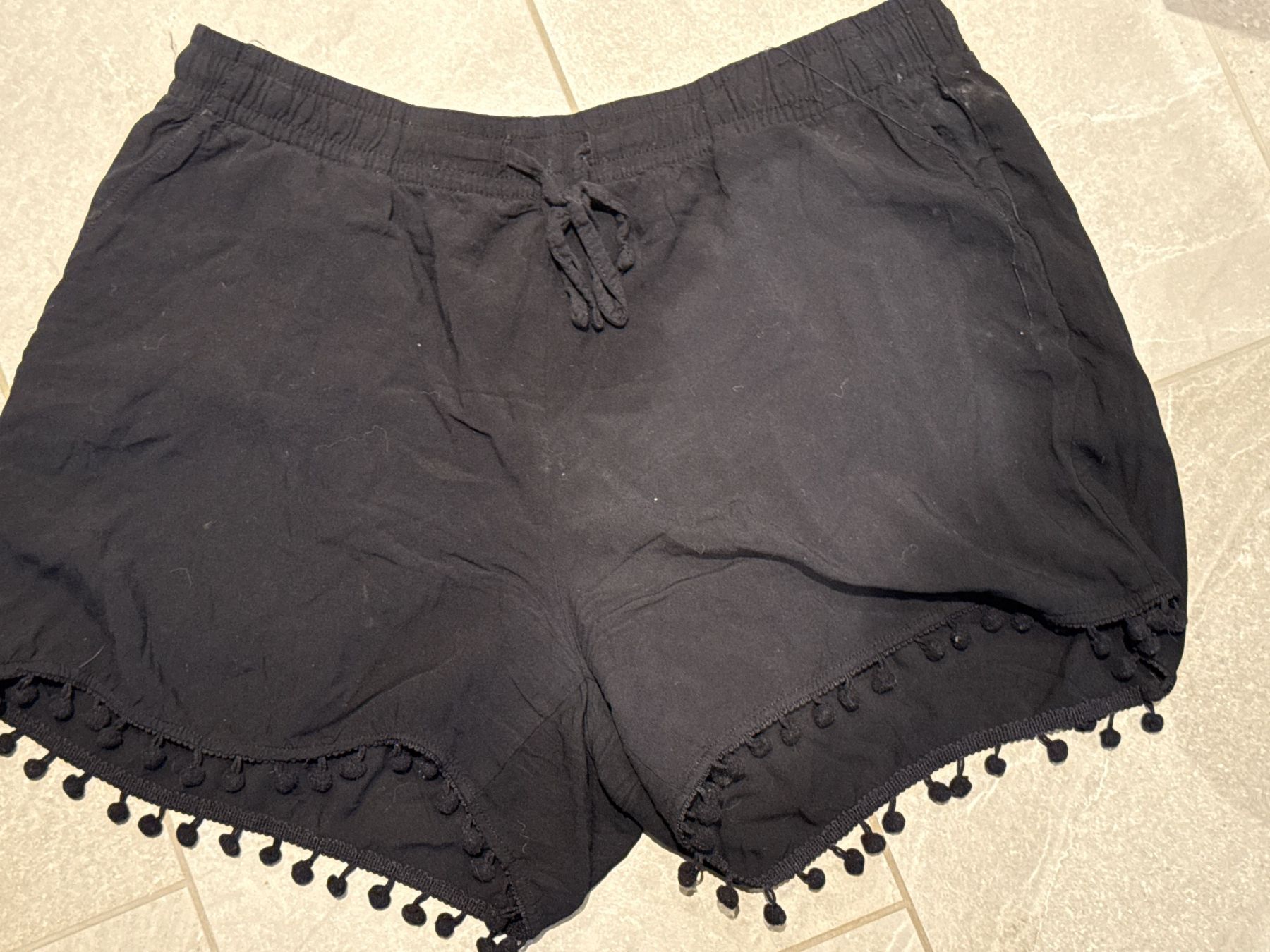 Pantaloni: leichte luftige Damen Shorts 40/42 – Usato da Amriswil venduto da used2use