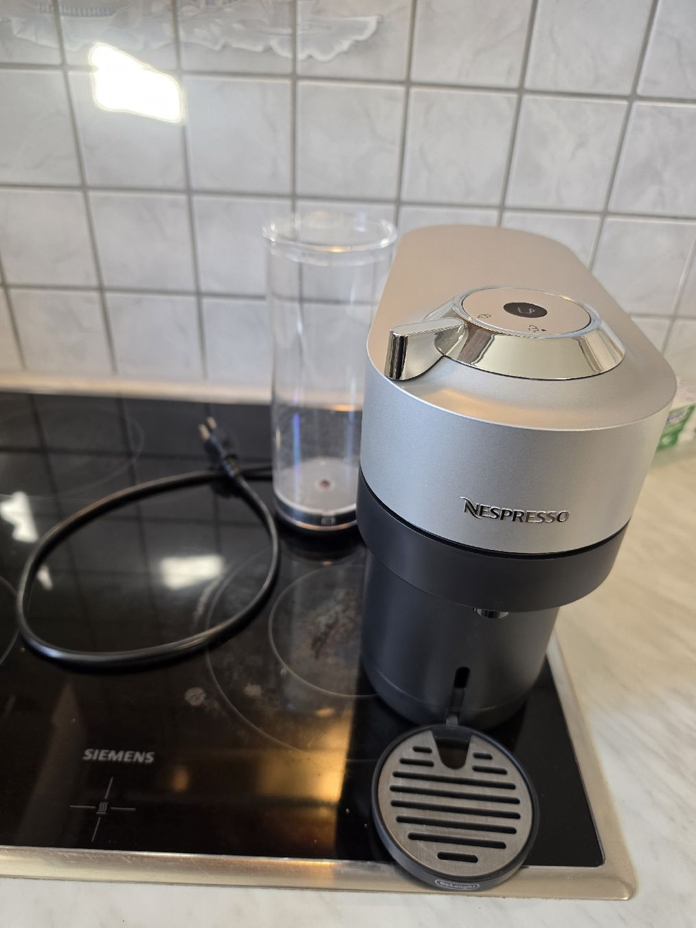 De'Longhi Macchine per caffè & Macchine per espresso: De LonghiVertuo Pop+  silber – Usato da Oeschgen venduto da Mich_elle