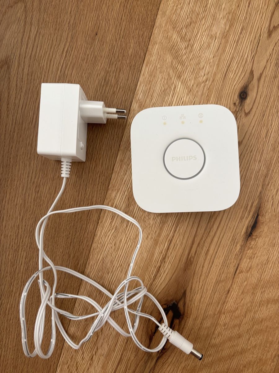 Philips Lampade: Philips Hue Bridge mit Netzteil – Usato da Oberhofen Thun'see venduto da janine.70
