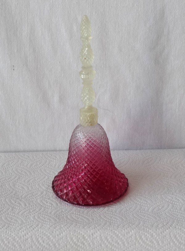 Flaconi: Avon Rosepoint Bell  Vintage Flacon – Usato da Minusio venduto da Mer66