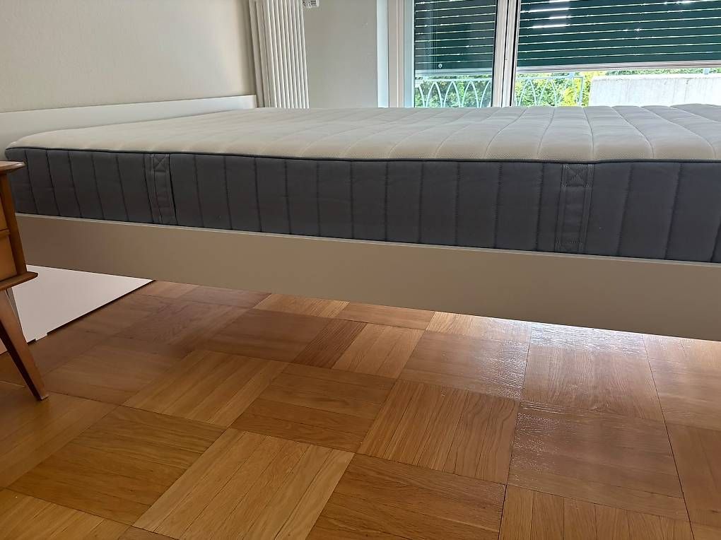 Ikea Letti: Lit Ikea VIHALS et matelas – Usato da Allschwil venduto da jos_9jdf 1