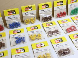 BRAWA Modellbahn Stecker & Muffen - 180 Stück - Neu