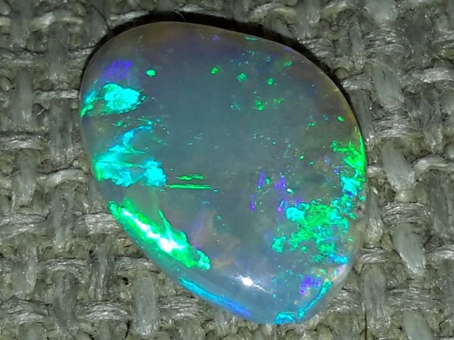 Pietre preziose: Australischer Flashfire Kristall Opal 1.36ct – Nuovo e nell'imballaggio originale da Uerkheim venduto da Winwinner 1