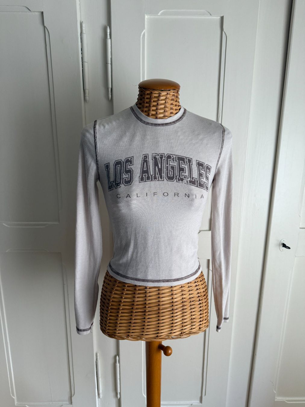 Shein T-Shirts: Langarmshirt gerippt "Los Angeles" XS – Gebraucht aus Zürich von Diazaio