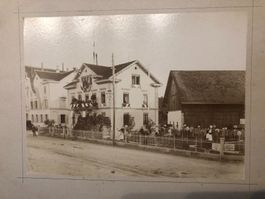 Alte orig Fotografie  Gebäude Links Leihkasse?  wo?