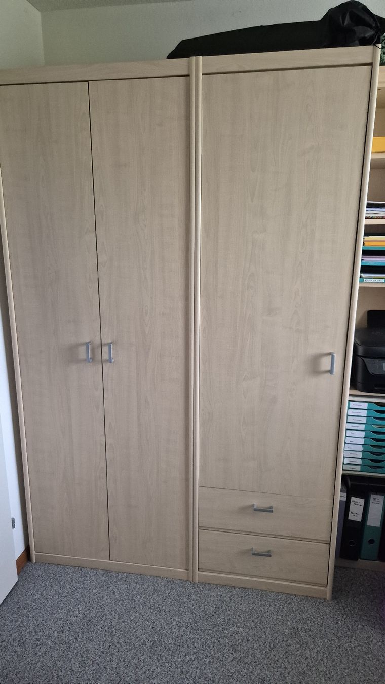 Schränke: Schrank – Gebraucht aus Jona von Novalis1 1