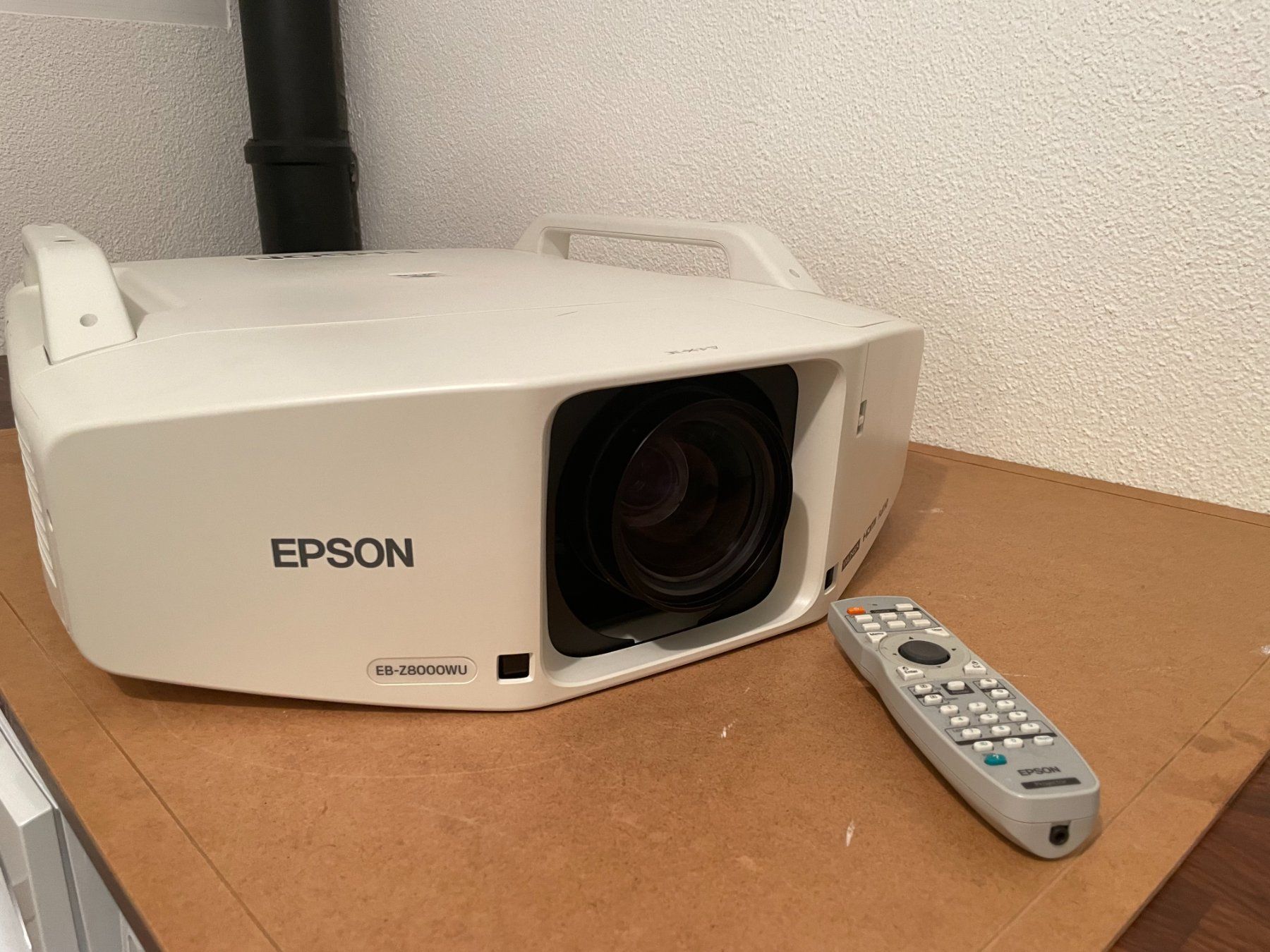Epson Proiettori: Epson Event Beamer 6000 Ansi - WM Hammer – Usato da Mellingen venduto da Browser67