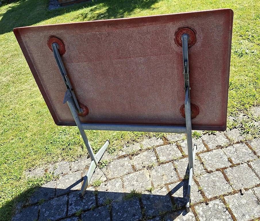 Tavoli: klappbarer Gartentisch 70x120cm, rot,  – Usato da Bäriswil BE venduto da Eddy77 1