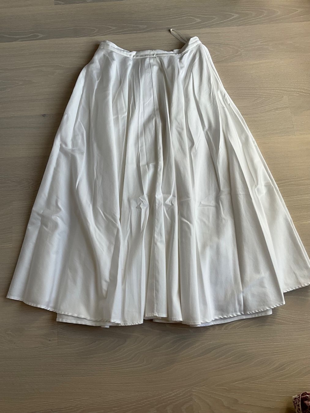 Globus Gonne: Jupe Globus Essentials blanc taille 36 – Usato da Meinier venduto da Izabelaanna