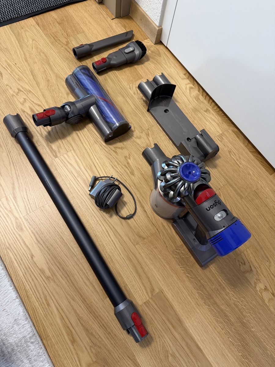 Dyson Staubsauger & Zubehör: Dyson V8 absolute  – Gebraucht aus Meyrin von SA_3006 2