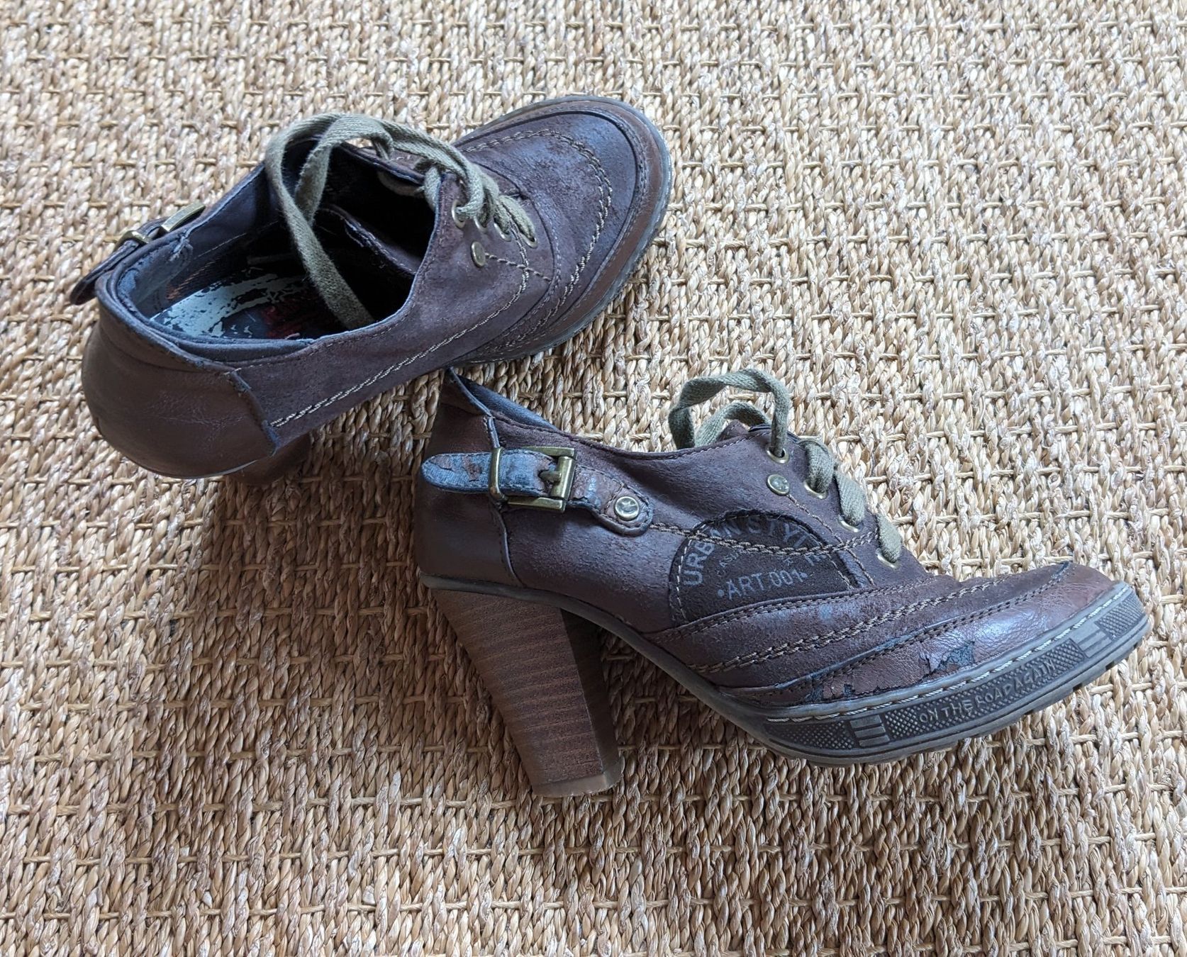 Cube Damenschuhe: Bottines marrons à talons – Gebraucht aus Orsieres von IndianaJones50a