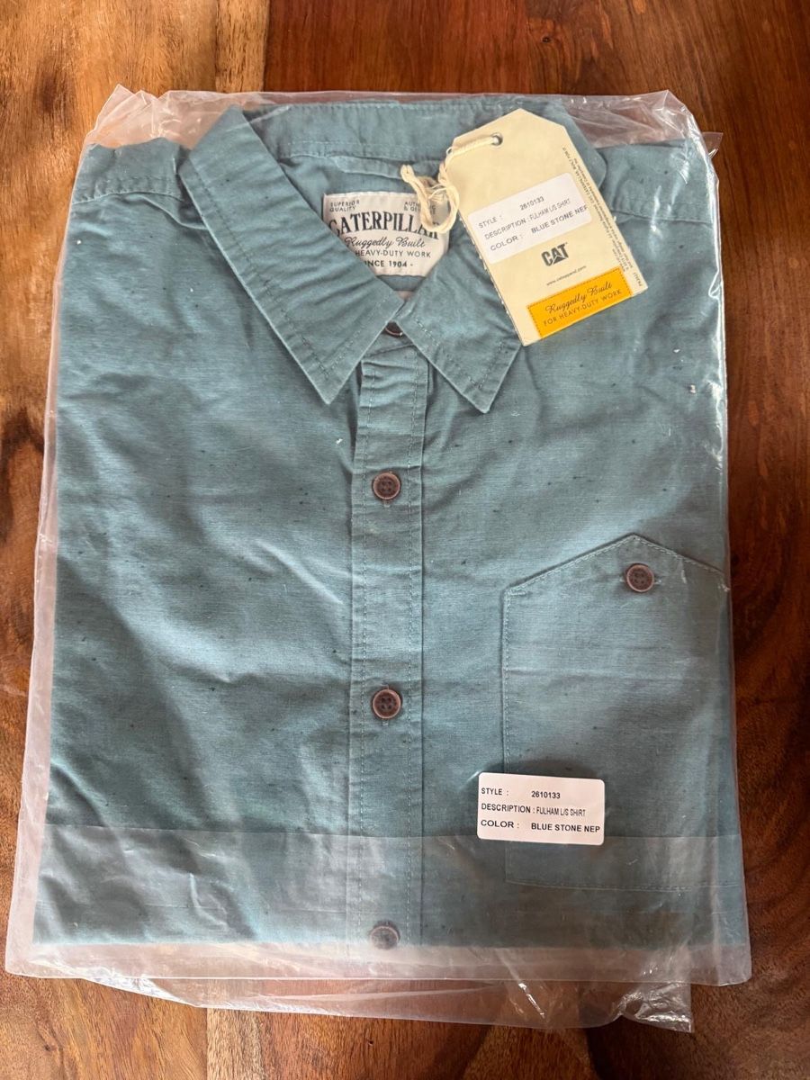 Caterpillar Camicie: Herren Hemd Caterpillar Grösse L neu – Nuovo e nell'imballaggio originale da Schinznach-Dorf venduto da Ladjie-Aa