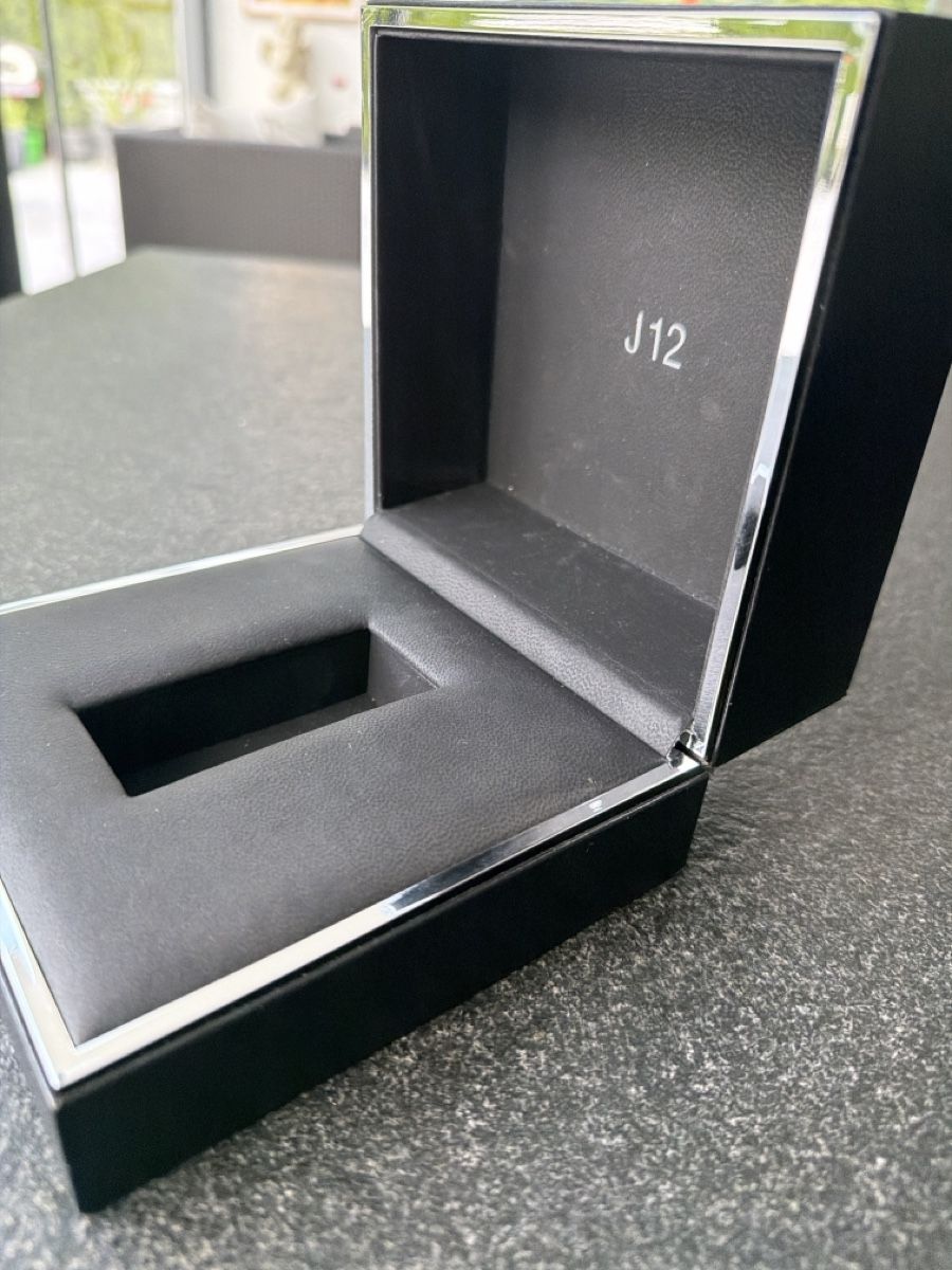 Coffrets à bijoux: Schmuckschatulle Chanel schwarz mit Prägung – D'occasion à Adligenswil par goverla11 2