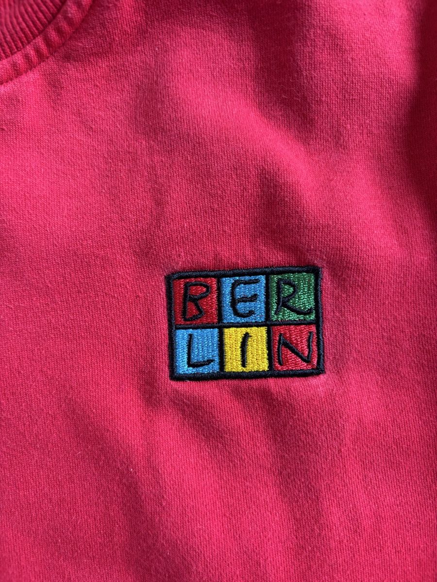 Pullover & Sweatshirts: Berlin Pullover – Gebraucht aus Wädenswil von Gagegia 2