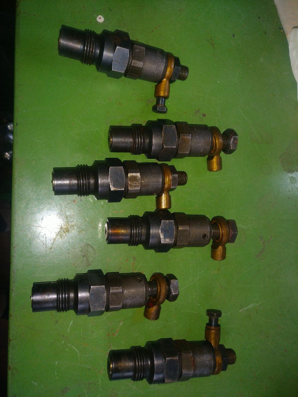 Bosch  Motori: Oldtimer Einspritzdüsen Bosch KCA30S D15 – Usato da Trub venduto da Eneah 2