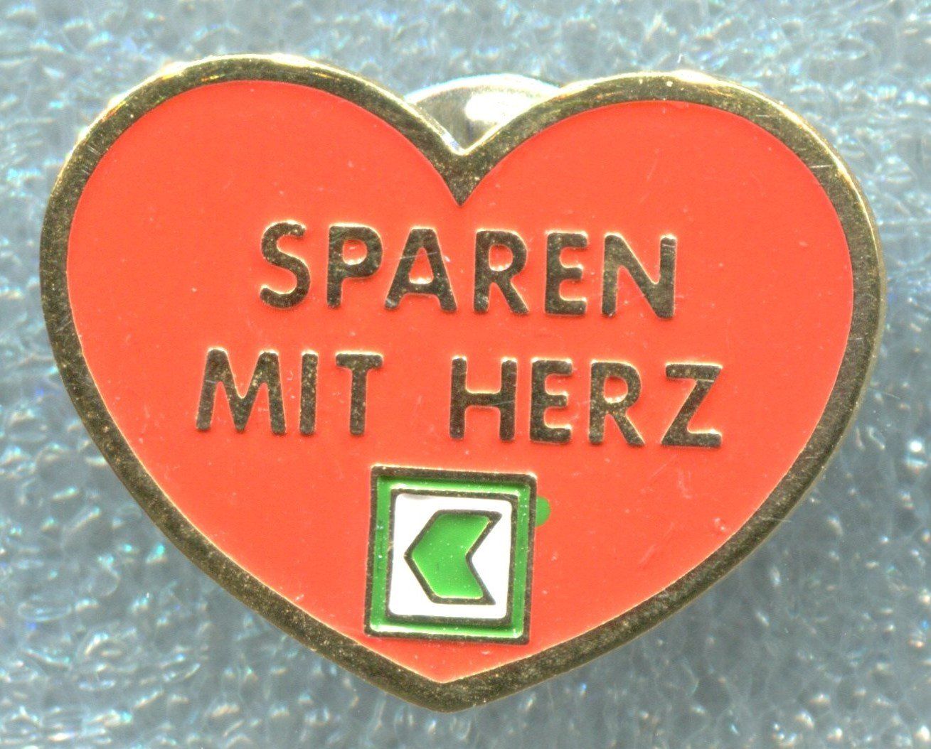 Plaketten & Abzeichen: St.Galler Kantonalbank SPAREN MIT HERZ – Gebraucht aus Winterthur von Sammleroase