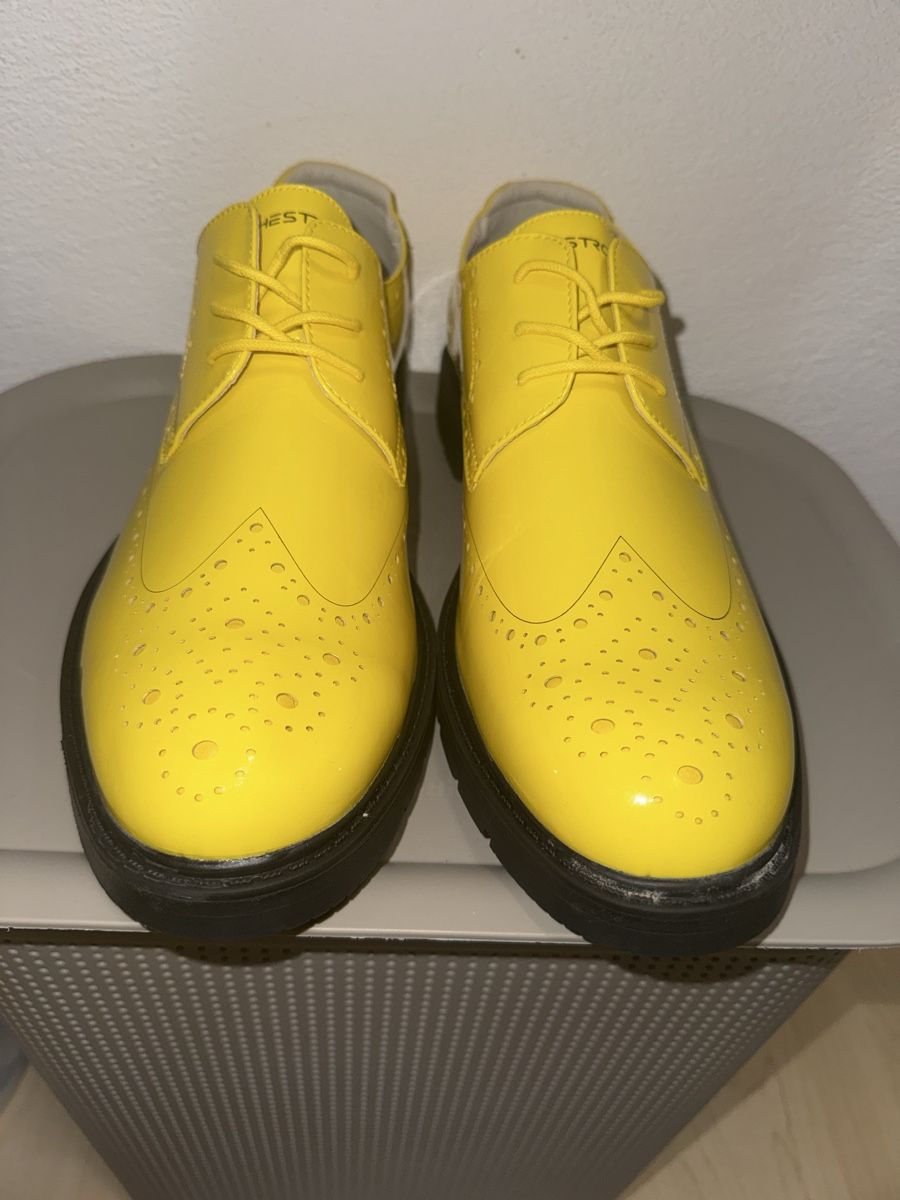 Chaussures hommes: Scarpe uomo GOLF Giallo lucido Gr 49 con tacchetti.          – Neuf (Voir description) à Volketswil par mau_9pxs