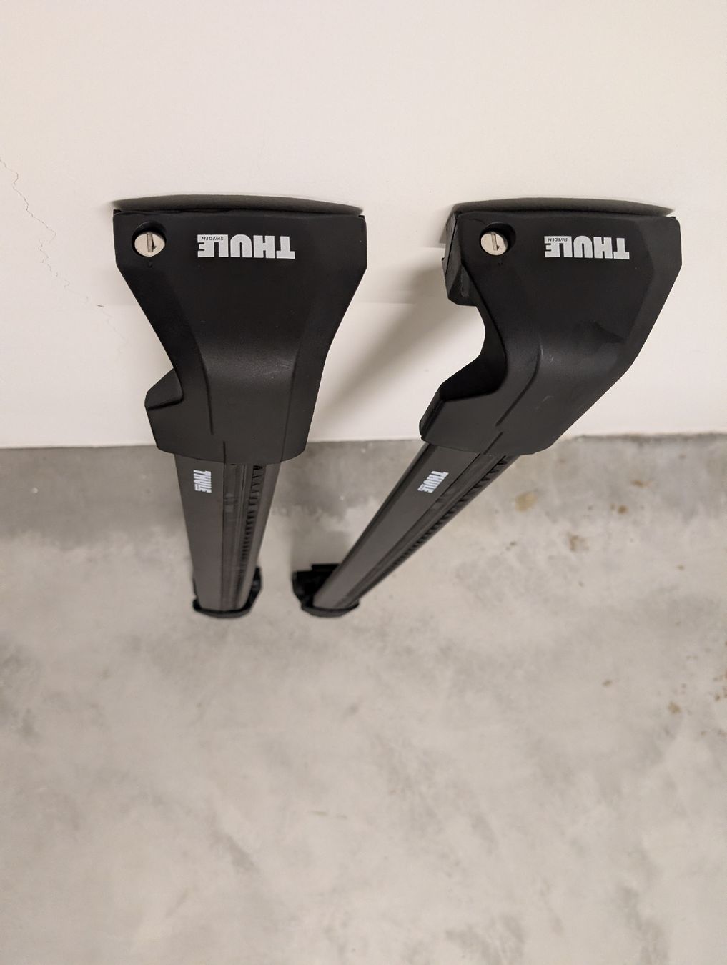 Thule Barres de toit: Thule Edge Flush Rail (BMW) roof bars - like new – D'occasion à Dübendorf par NICKDUSS 1