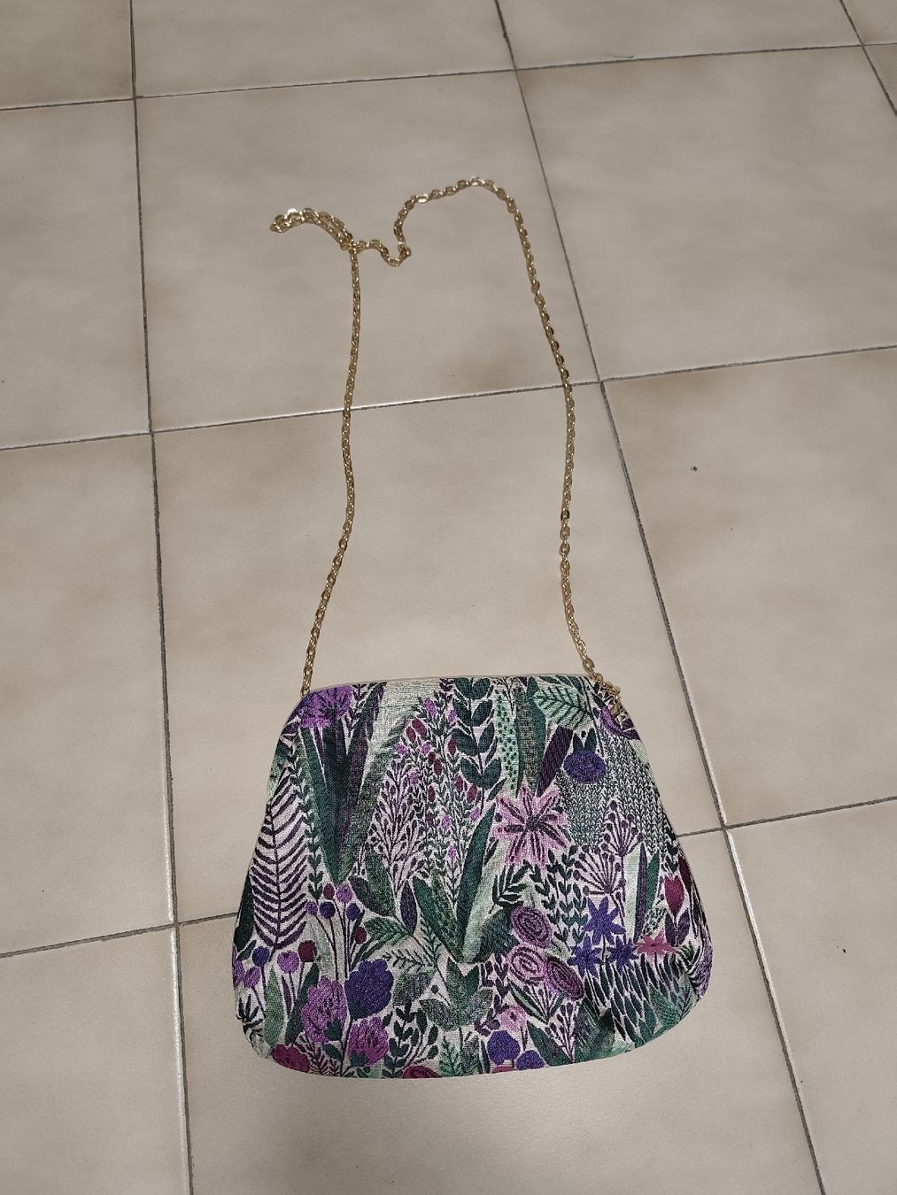 Altro in  Abbigliamento & Accessori: borsa tracolla fiorata – Nuovo (secondo la descrizione) da Coldrerio venduto da ivi_g8gb 3