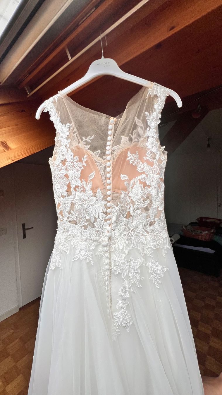 Vestiti: Hochzeitskleid & Unterrock – Usato da Auswil venduto da mel_qfh8 5