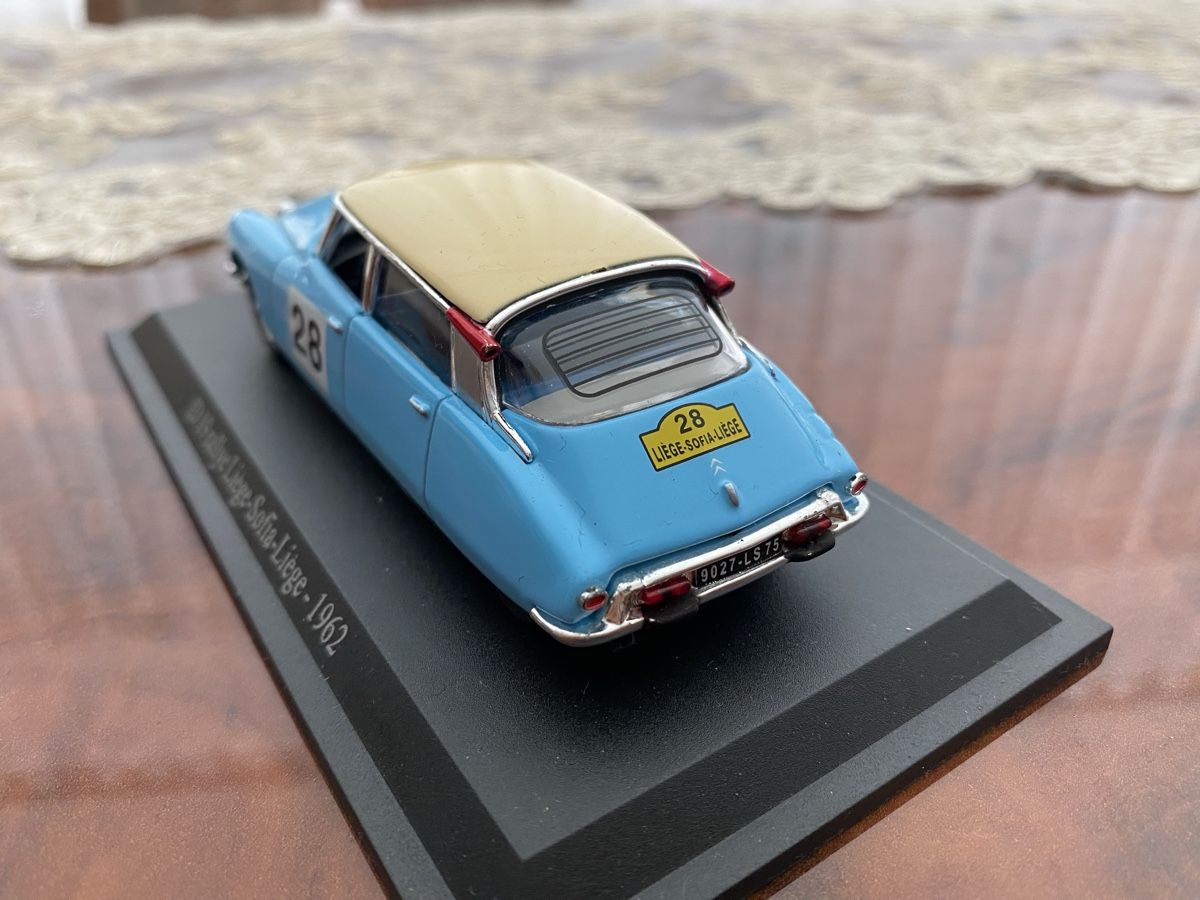 Modellini d'auto: ID 19 Rallye Liege - Sofia - liege.  1962 – Usato da St. Margrethen SG venduto da Alfista_159 3