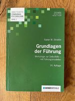 Verschiedene Bücher Führung und Präsentieren