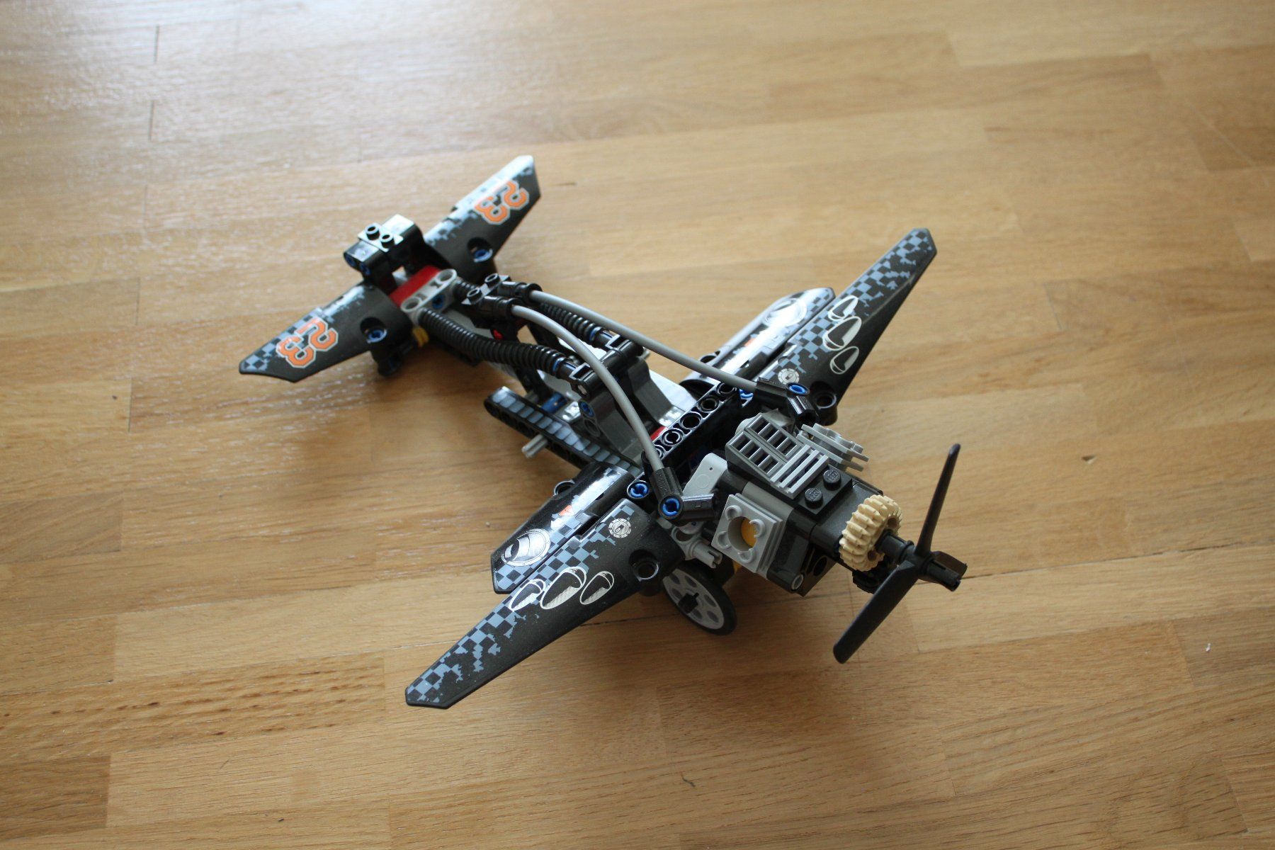 Lego Baukästen: Lego Flugzeug schwarz – Gebraucht aus Mörschwil von leg_yrn8
