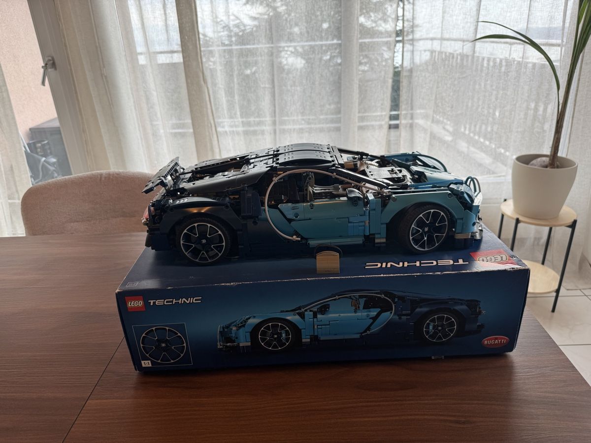 Lego Baukästen: Lego Bugatti Chiron – Gebraucht aus Auvernier von Vendeur_Suisse 1