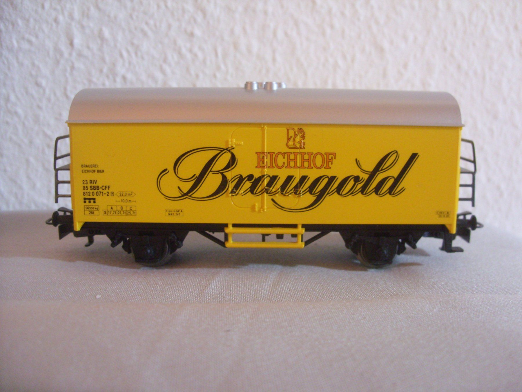 Märklin Modelleisenbahnen: Märklin H0 Bierwagen Eichhof Braugold WS – Gebraucht aus Untersiggenthal von Gumel50 1