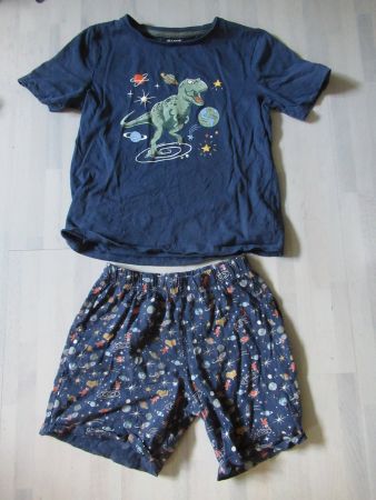Manor Sommer Pyjama kurz Grösse 134 Dinosaurier Weltall