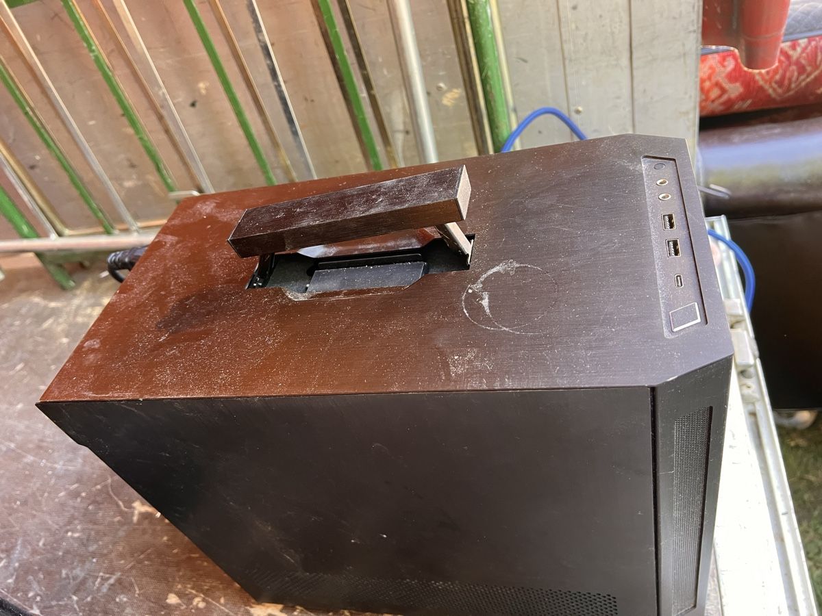 Lian Li Custodie: Lian Li ,Mini-ITX Gehaeuse (116) – Usato da Glattfelden venduto da maa_qcj8 2