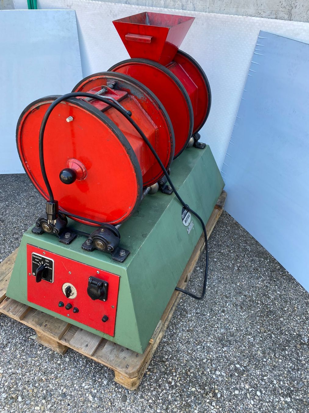 Tutte le macchine: Rotol Oetiker   machine à TROWALISER – Usato da Cortaillod venduto da cri_hw2g